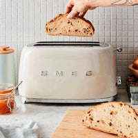 Smeg 4-Slice TSF02CRUS